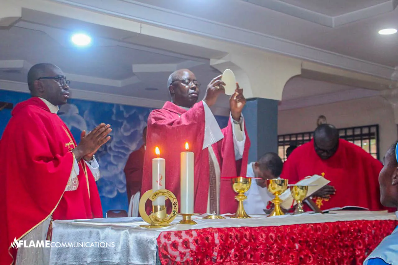 Bishop Onaga Blesses and Dedicates Sacred Altar and Pulpit at Daughters of Divine Love Novitiate Chaplaincy