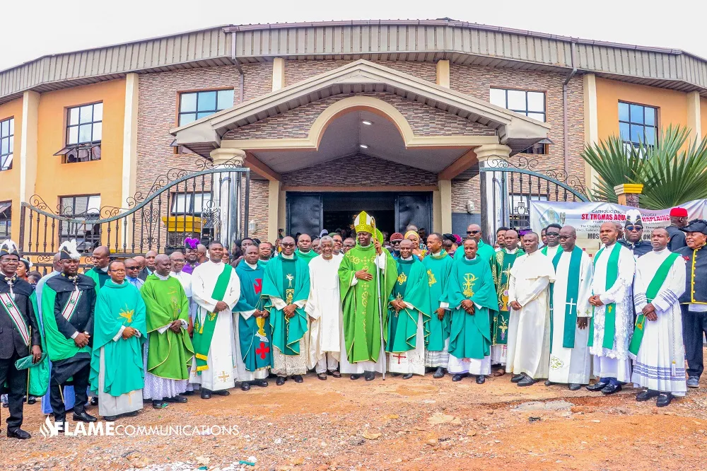 Bishop’s Pastoral Visit to St. Thomas Aquinas Chaplaincy Highlights the incredible Philanthropy of Sir Paul Erinne